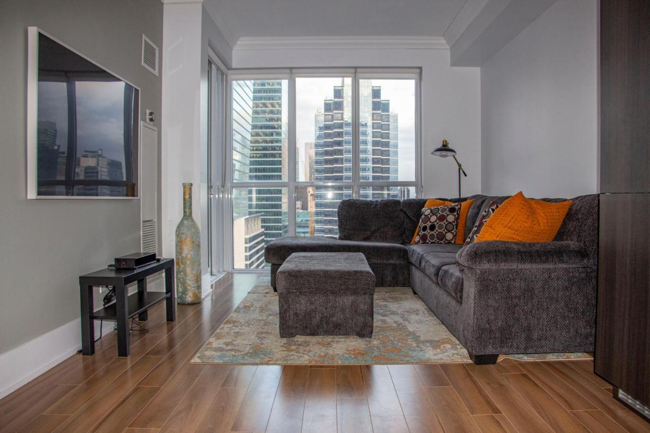 Downtown High-Rise Condo- Cn Tower View Toronto Dış mekan fotoğraf